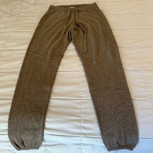 Brand new 100% cashmere joggers!👖